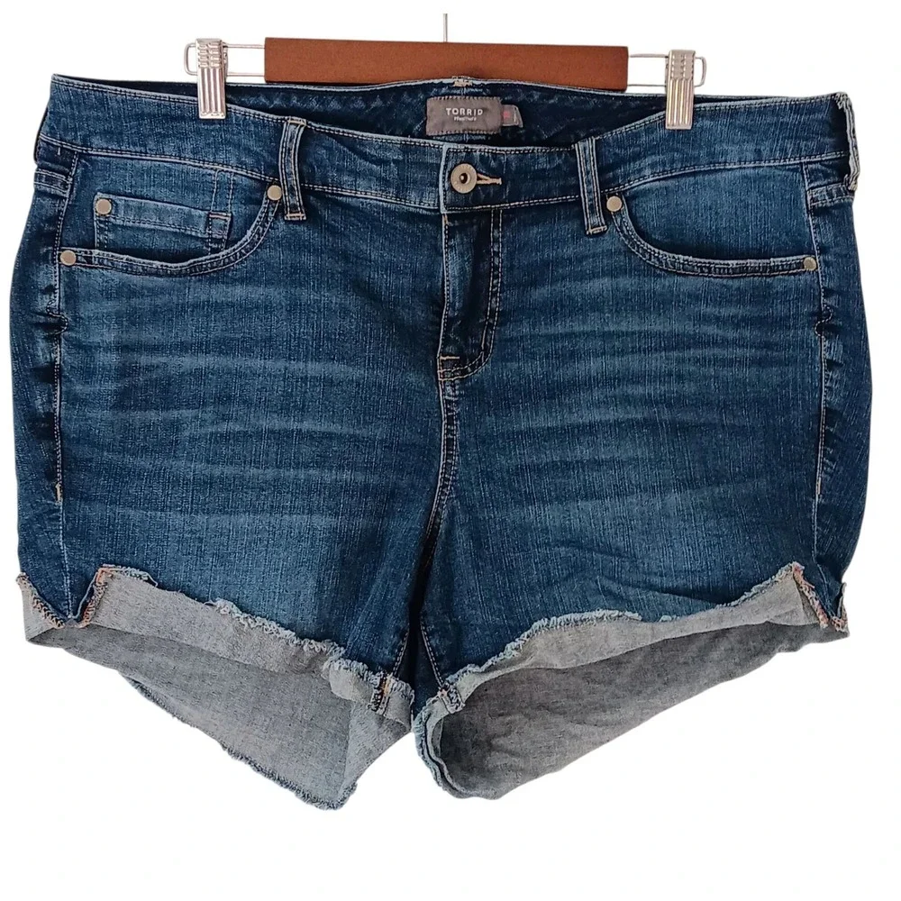 Torrid Plus‎ Size 18 Shorts Blue Denim Stretch Cotton Spandex Comfortable Fit